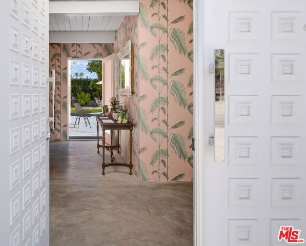 1818 N Berne Drive, Palm Springs, CA 92262