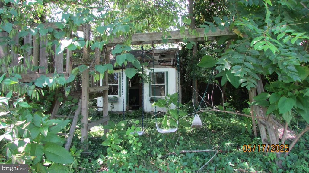 5126 NAVAHOE ST, College Park, MD 20740