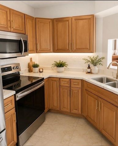 8951 W Sunrise Boulevard, Plantation, FL 33322