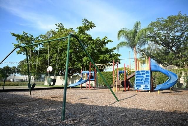 8951 W Sunrise Boulevard, Plantation, FL 33322