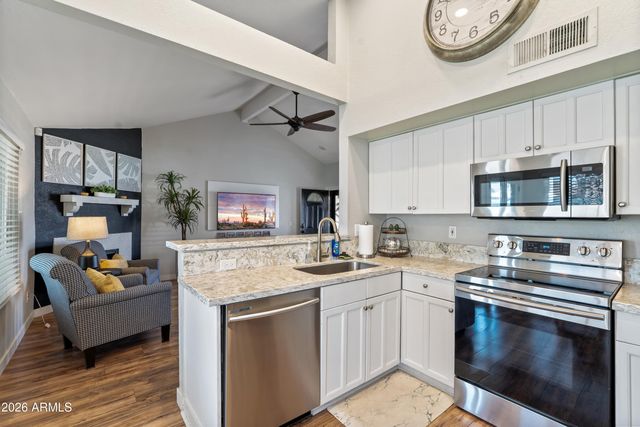2213 W IRMA Lane, Phoenix, AZ 85027
