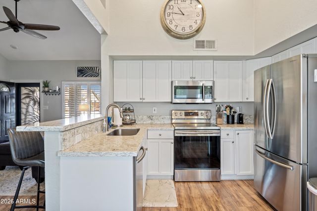2213 W IRMA Lane, Phoenix, AZ 85027
