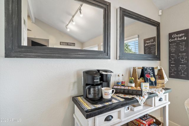 2213 W IRMA Lane, Phoenix, AZ 85027