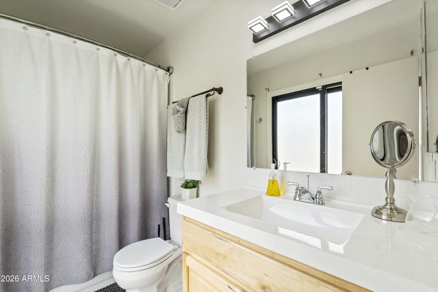 2213 W IRMA Lane, Phoenix, AZ 85027