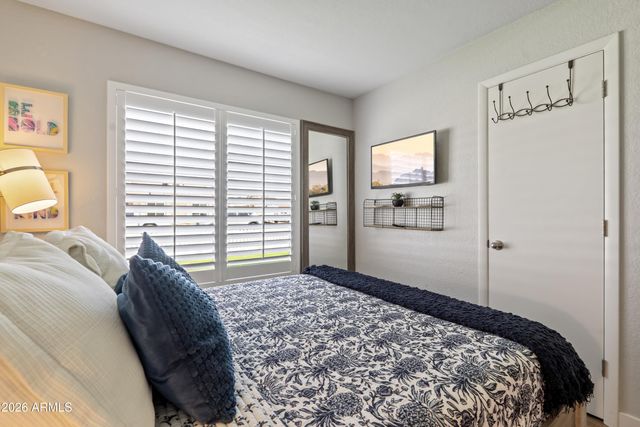 2213 W IRMA Lane, Phoenix, AZ 85027