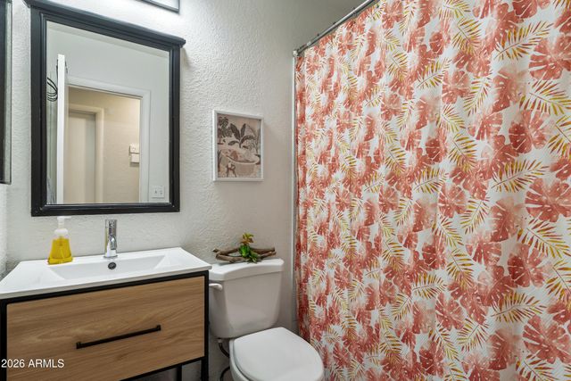 2213 W IRMA Lane, Phoenix, AZ 85027