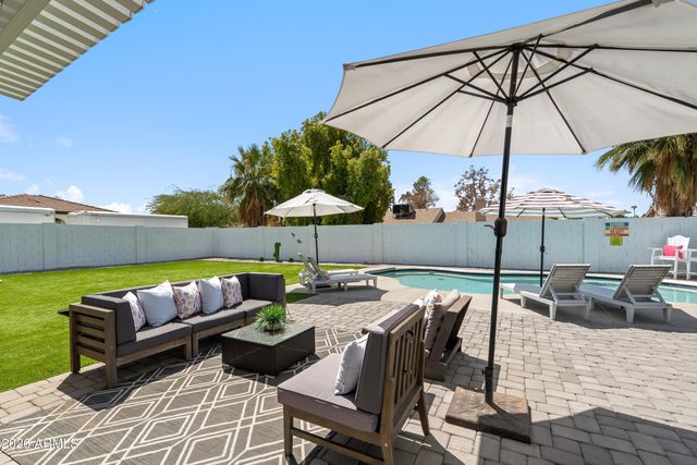2213 W IRMA Lane, Phoenix, AZ 85027