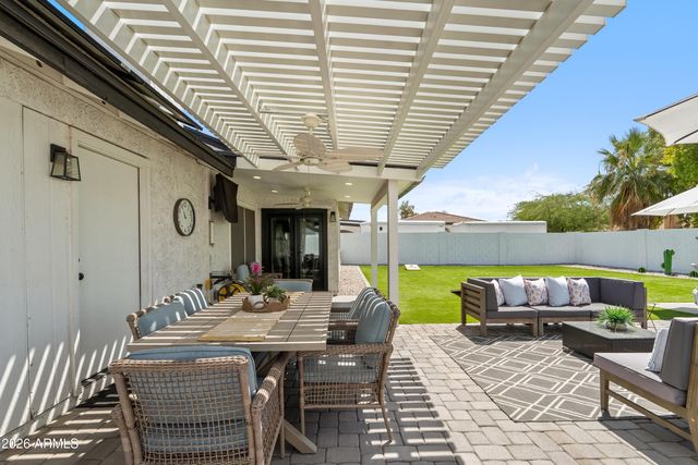 2213 W IRMA Lane, Phoenix, AZ 85027