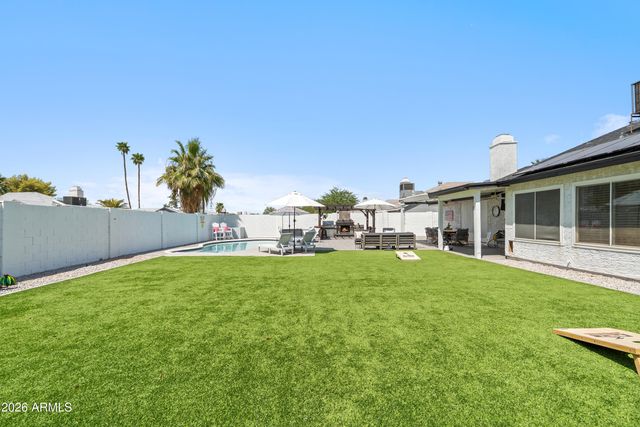 2213 W IRMA Lane, Phoenix, AZ 85027