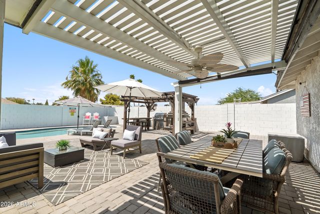 2213 W IRMA Lane, Phoenix, AZ 85027