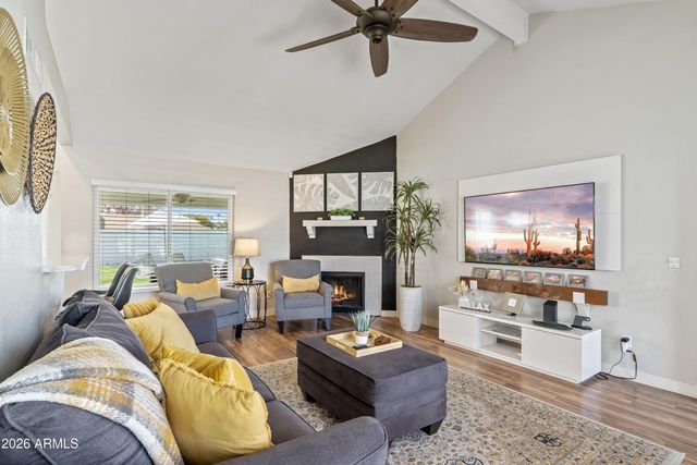 2213 W IRMA Lane, Phoenix, AZ 85027