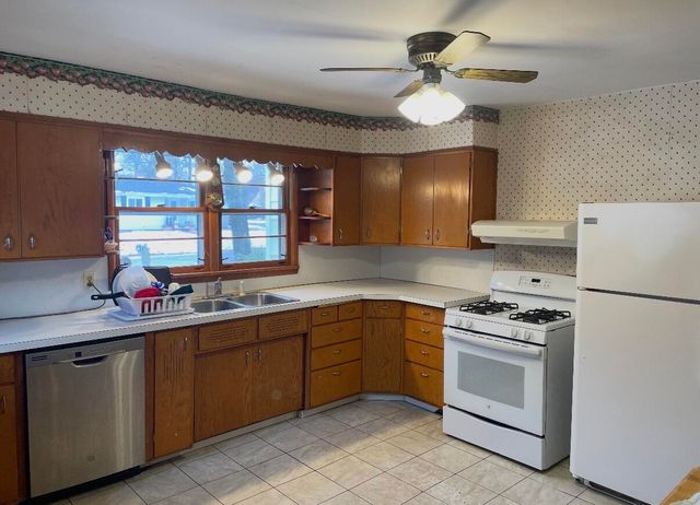 818 Clark Street, Muskegon, MI 49442