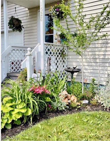 1528 22nd Street NE, Canton, OH 44714