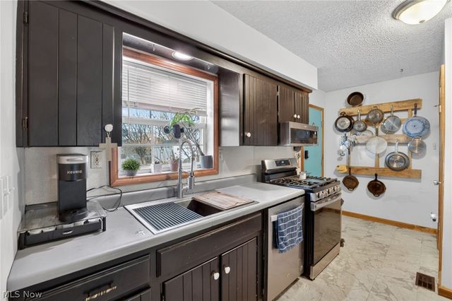 1528 22nd Street NE, Canton, OH 44714