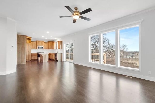 12533 S Hedge Court, Olathe, KS 66061