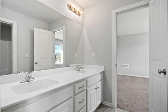 12533 S Hedge Court, Olathe, KS 66061