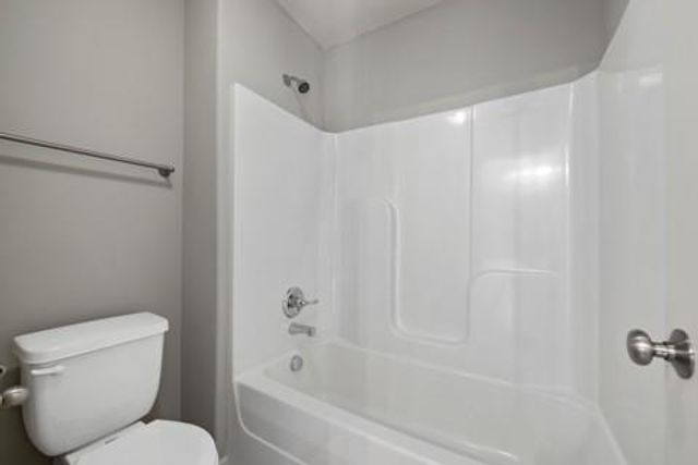 12533 S Hedge Court, Olathe, KS 66061