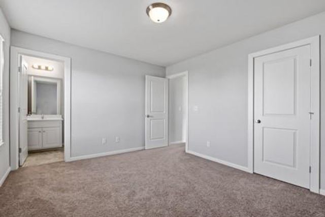 12533 S Hedge Court, Olathe, KS 66061