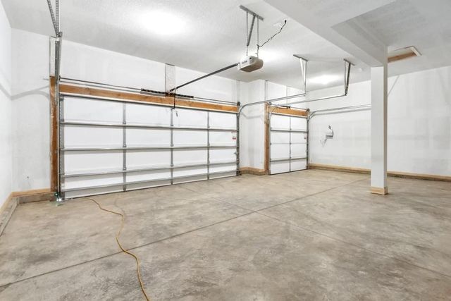 12533 S Hedge Court, Olathe, KS 66061