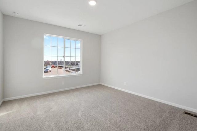 12533 S Hedge Court, Olathe, KS 66061