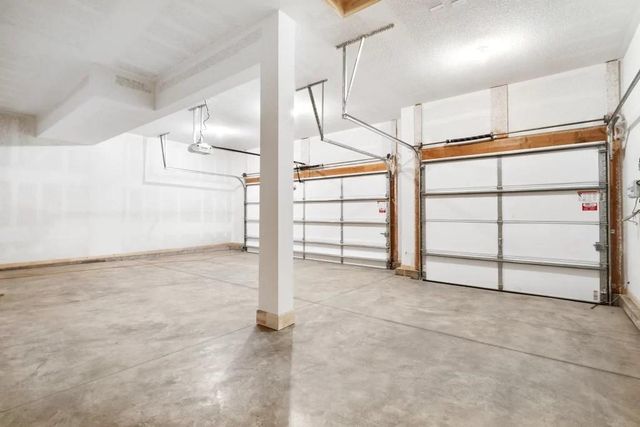 12533 S Hedge Court, Olathe, KS 66061