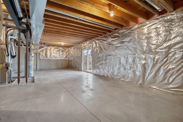 12533 S Hedge Court, Olathe, KS 66061