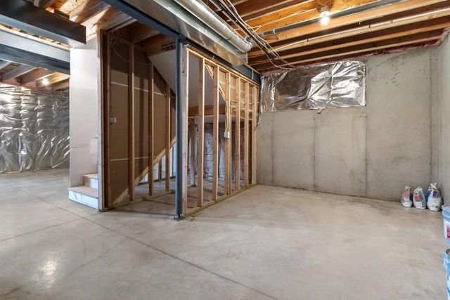 12533 S Hedge Court, Olathe, KS 66061