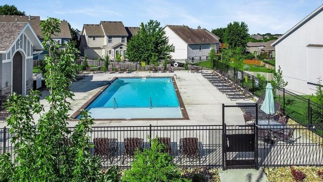 12533 S Hedge Court, Olathe, KS 66061