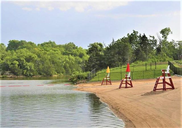 12533 S Hedge Court, Olathe, KS 66061