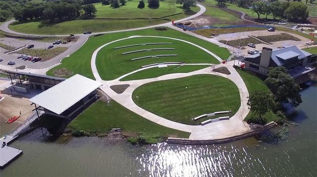 12533 S Hedge Court, Olathe, KS 66061