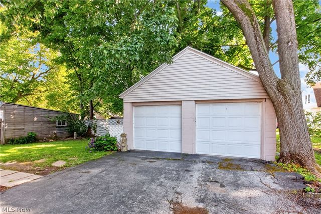 127 4th Street, Elyria, OH 44035