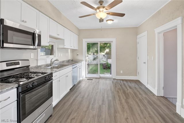 127 4th Street, Elyria, OH 44035