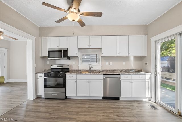 127 4th Street, Elyria, OH 44035