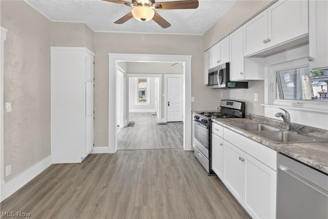 127 4th Street, Elyria, OH 44035