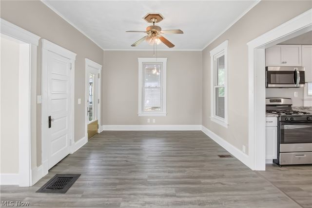 127 4th Street, Elyria, OH 44035