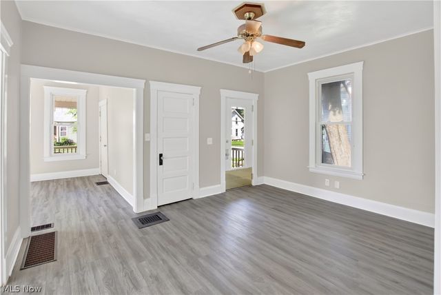 127 4th Street, Elyria, OH 44035