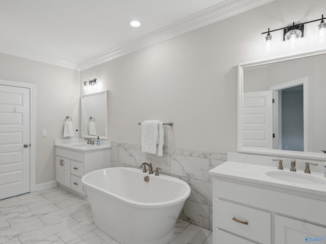 9116 Wagon Pass Way, Owens Cross Roads, AL 35763