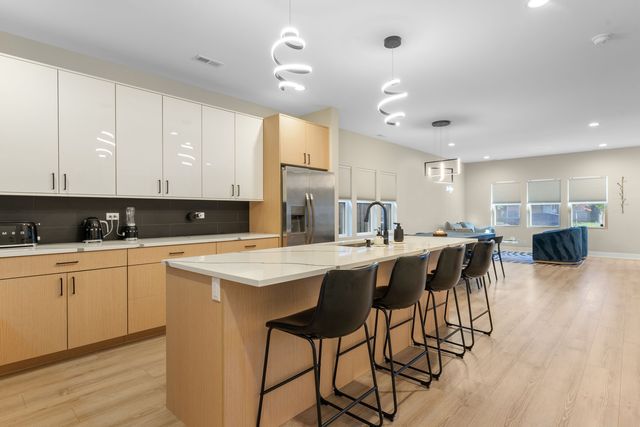 1822 N 36th Avenue, Stone Park, IL 60165