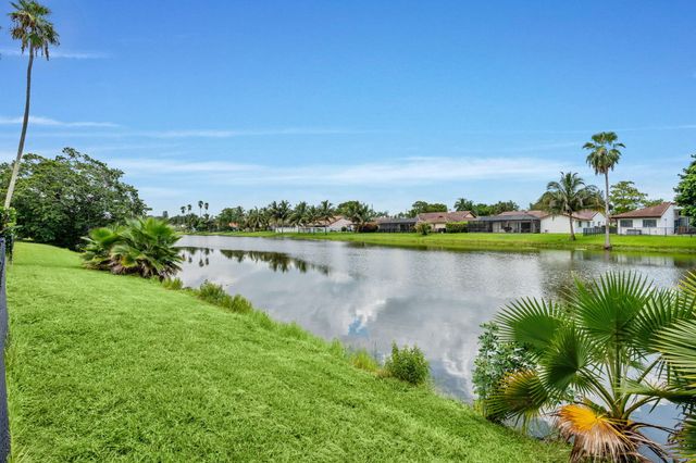 8560 NW 2nd Street, Coral Springs, FL 33071