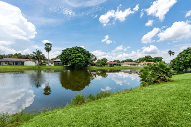 8560 NW 2nd Street, Coral Springs, FL 33071