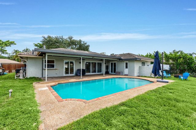 8560 NW 2nd Street, Coral Springs, FL 33071