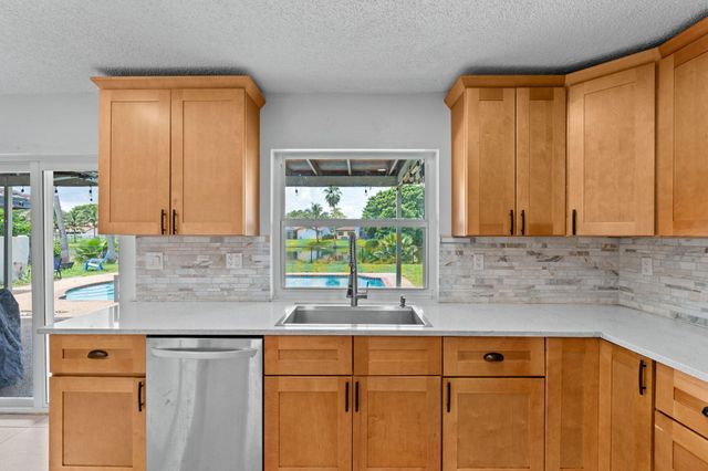 8560 NW 2nd Street, Coral Springs, FL 33071