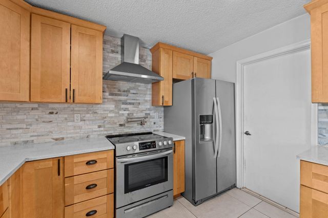 8560 NW 2nd Street, Coral Springs, FL 33071
