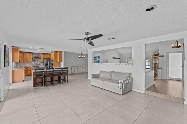 8560 NW 2nd Street, Coral Springs, FL 33071