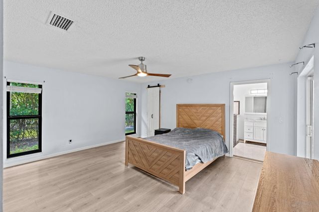 8560 NW 2nd Street, Coral Springs, FL 33071