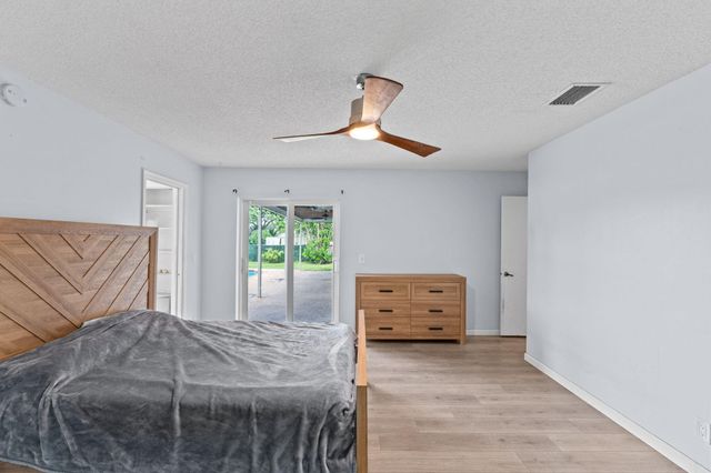 8560 NW 2nd Street, Coral Springs, FL 33071