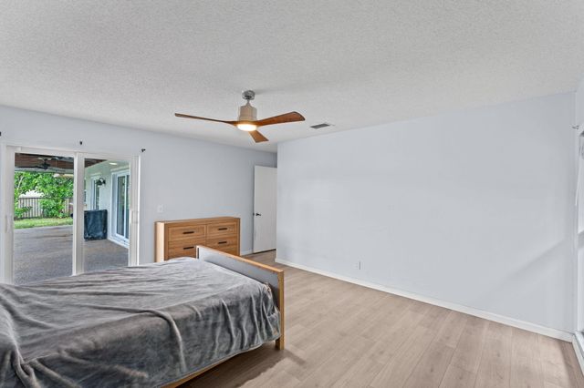 8560 NW 2nd Street, Coral Springs, FL 33071