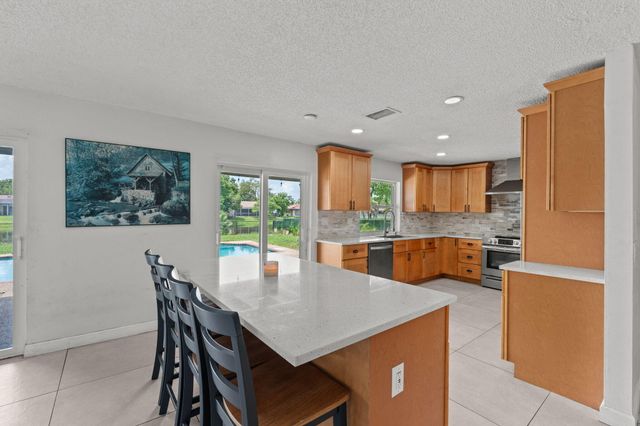 8560 NW 2nd Street, Coral Springs, FL 33071