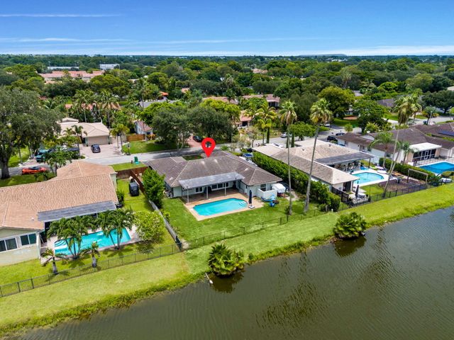 8560 NW 2nd Street, Coral Springs, FL 33071