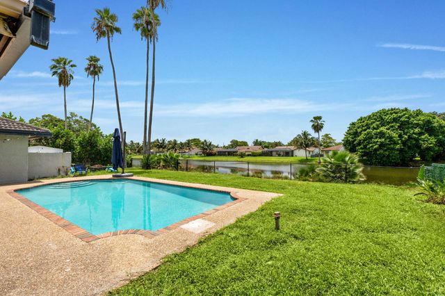 8560 NW 2nd Street, Coral Springs, FL 33071